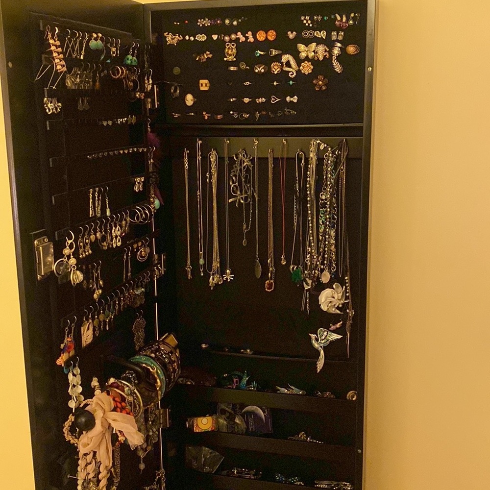 LAST CHANCE!! HUGE Jewelry Lot! Reseller Friendly Bundle. JUNE 22-25 ONLY!!